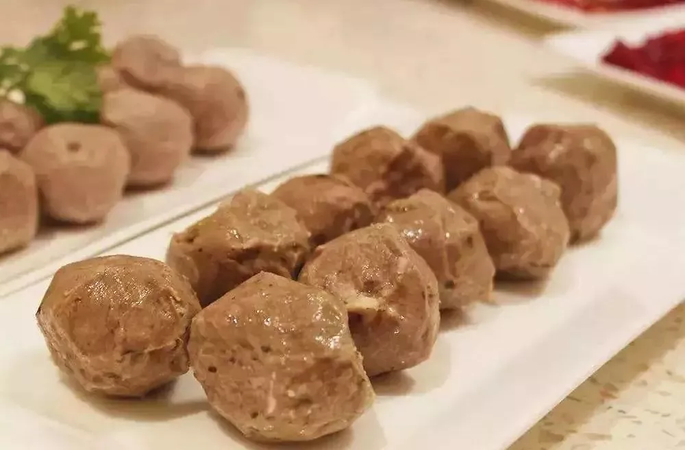 都是牛肉做的，這些做牛肉丸的偏說(shuō)：我們不一樣！