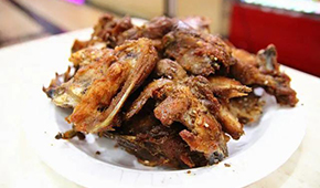 沈陽確診大爺讓雞架火了！這個凍品邊角料里原來藏著一門大生意