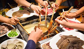 海底撈、呷哺呷哺關(guān)店，火鍋食材超市“退燒”，火鍋真的不“火”了嗎？